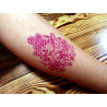 Rózsaszín henna tetováláshoz konuszban