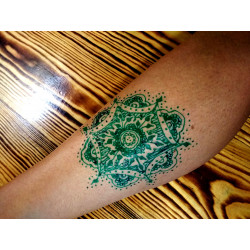 Temporäres Tattoo mit grüner Henna‑Farbe von Golecha