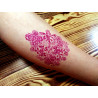Tatuiruotė su rožine (magenta) chna – laikinas piešinys